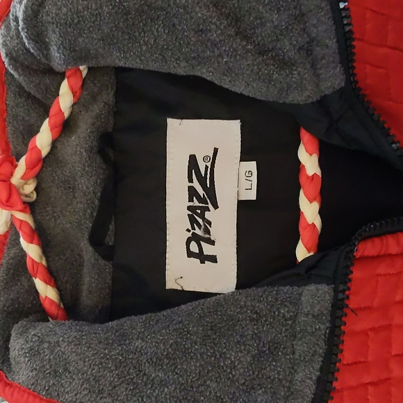 Nice red vest - Picture 2 of 2